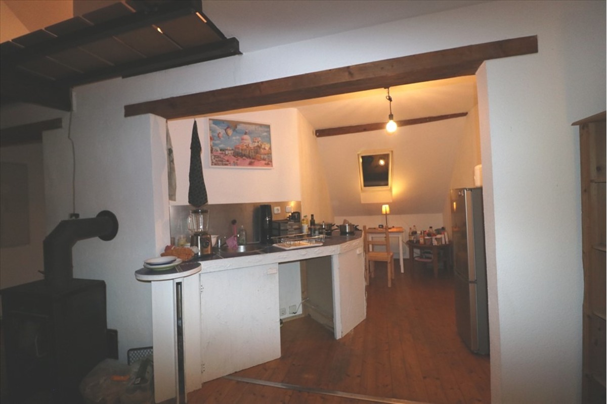 * SCHUCKELIGES NEST FUER SINGLES IN DER City! 1-ZIMMER Mansarden-Apartment, Südstr. * - Foto 3