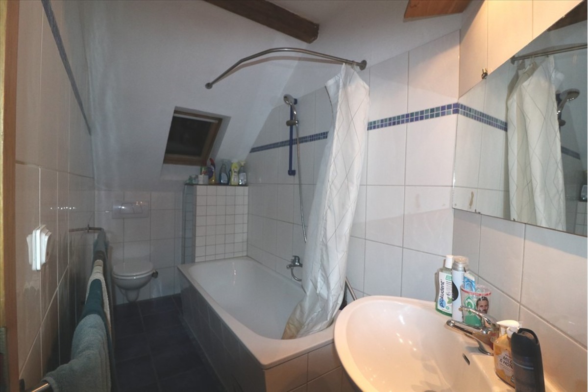 * SCHUCKELIGES NEST FUER SINGLES IN DER City! 1-ZIMMER Mansarden-Apartment, Südstr. * - Foto 4