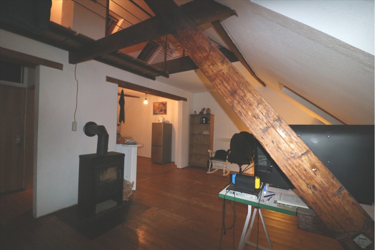 * SCHUCKELIGES NEST FUER SINGLES IN DER City! 1-ZIMMER Mansarden-Apartment, Südstr. * - Foto 5