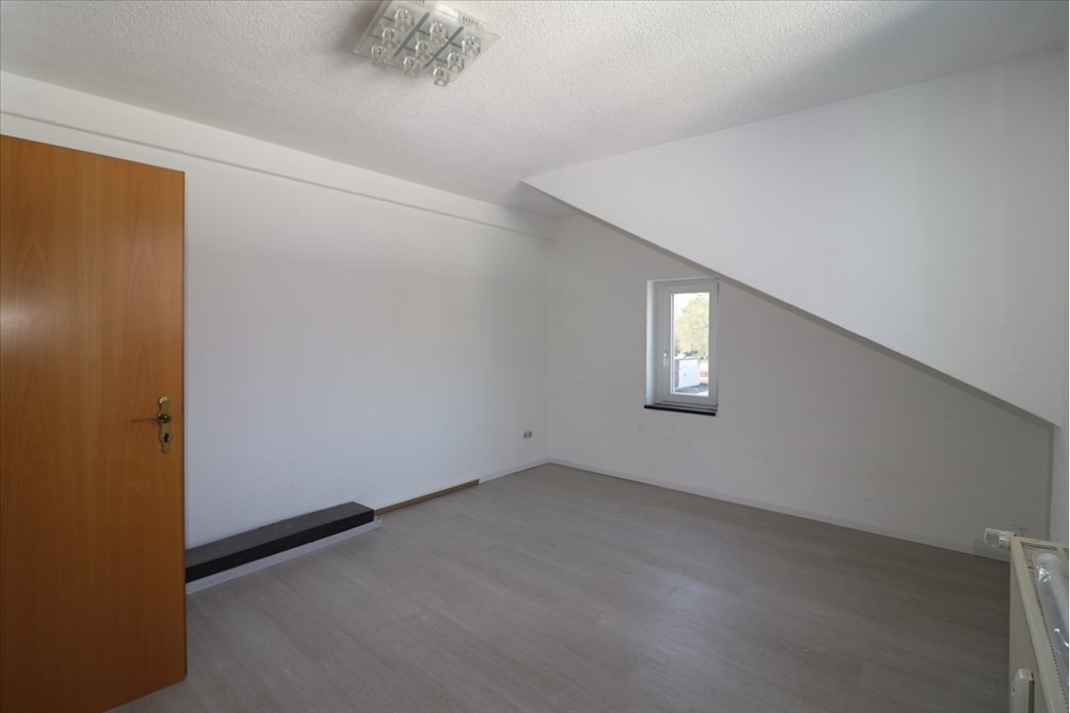 ++ STADTWOHNEN – 2 Zimmer, 2. Etage, Altbau-Whg., nahe Klinikum und FH! - Foto 1