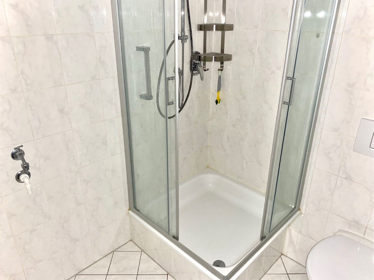 SEHR SCHÖN! Attraktive 2-Zi.-Wohnung, Übernahme Einbauküche möglich - Foto 4