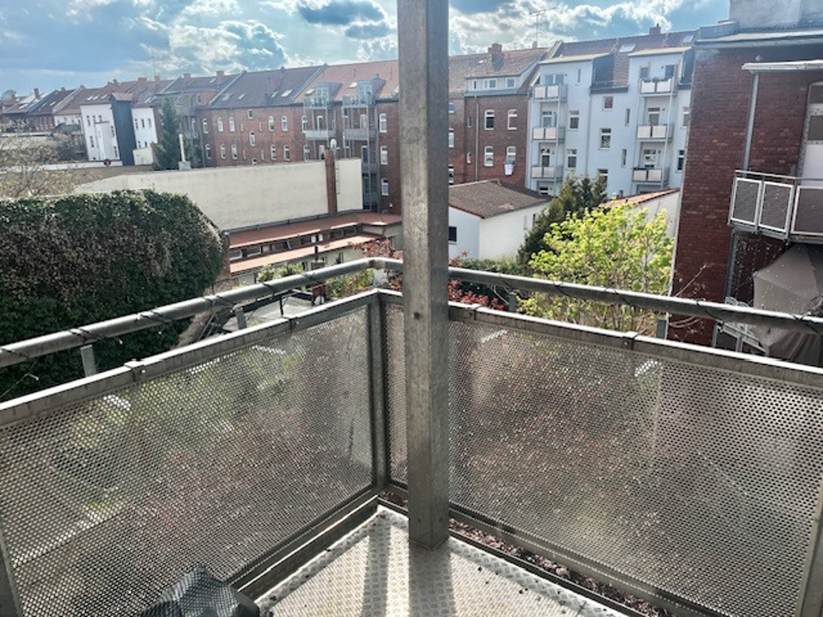FRÜHLING AUF IHREM SONNEN-BALKON! Attraktive 2-Zi.-Wohnung, Einbaukücheübernahme möglich - Photo 3