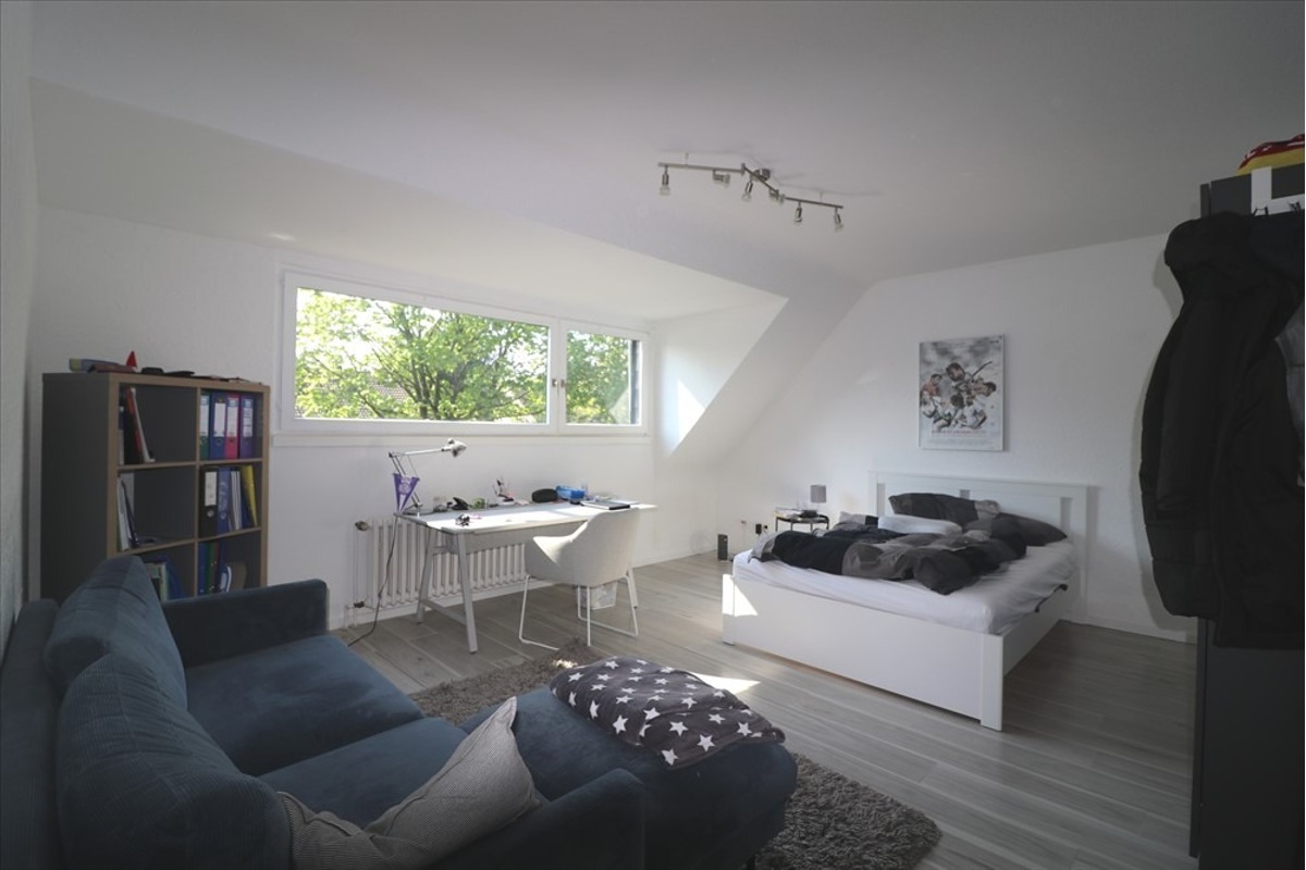 #100-1ET-LI-Wohnzimmer