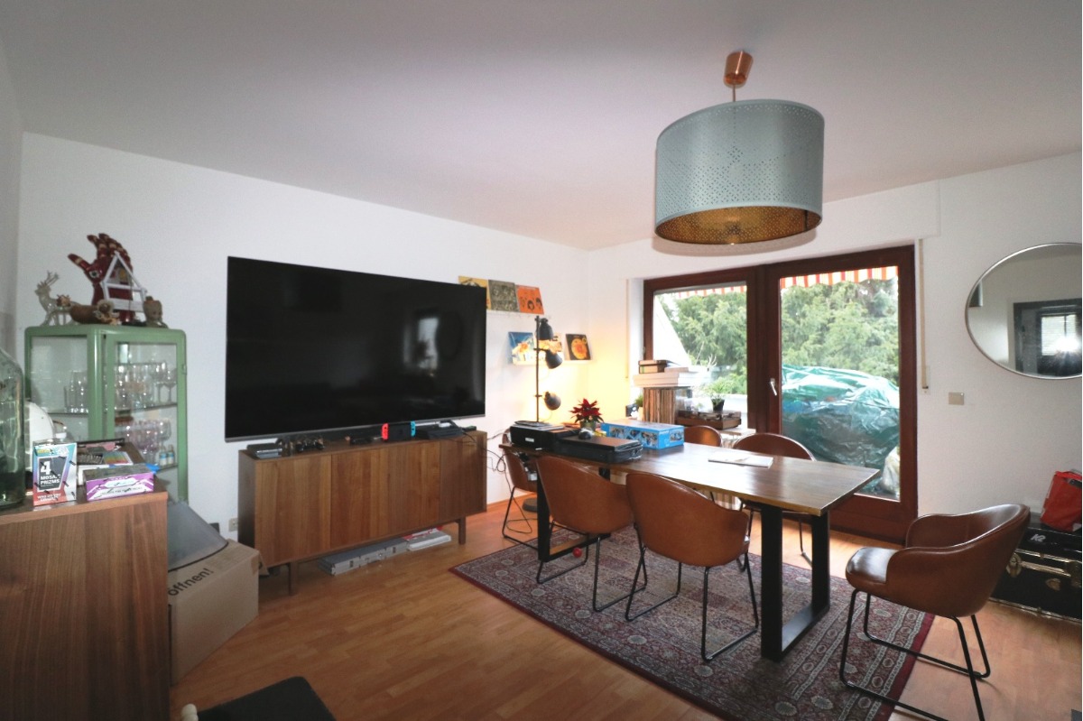 #98-1ET-LI-Wohnzimmer