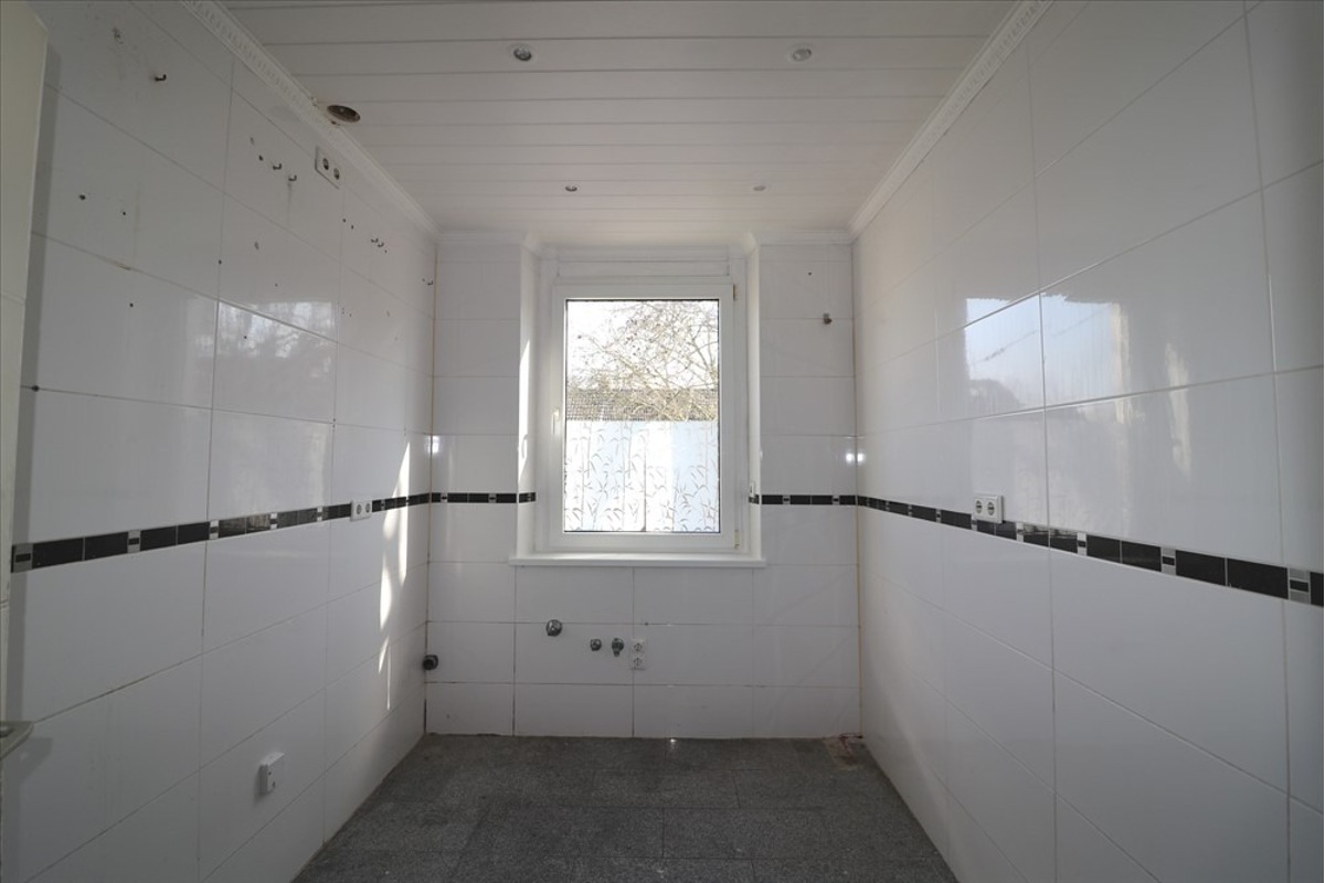 ++ STADTWOHNEN – 2 Zimmer, 2. Etage, Altbau-Whg., nahe Klinikum und FH! - Photo 3