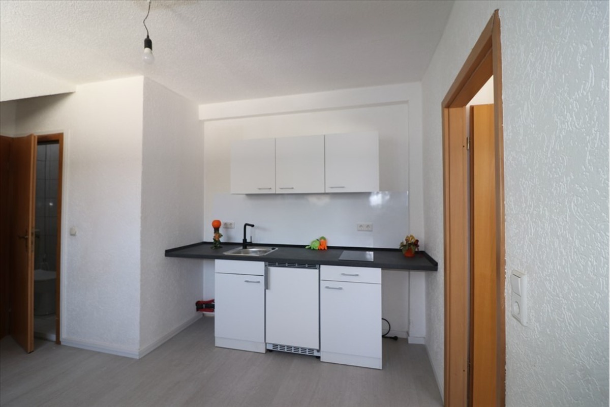 ++ STADTWOHNEN – 2 Zimmer, 2. Etage, Altbau-Whg., nahe Klinikum und FH! - Foto 2