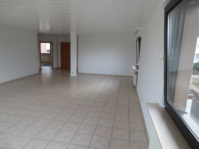 GROSSZUEGIG WOHNEN AUF EINER EBENE! 132 m² OG-Wohnung mit Balkon und Garage in Top-Lage HA- Hestert! - Foto 1
