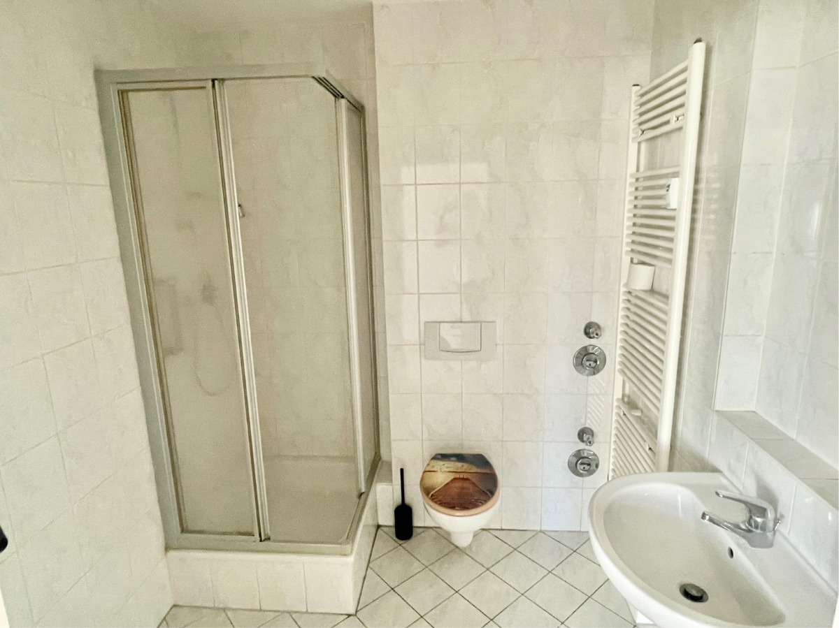 SEHR SCHÖN! Gut geschnittene und helle 2-Zimmer Wohnung - Photo 3