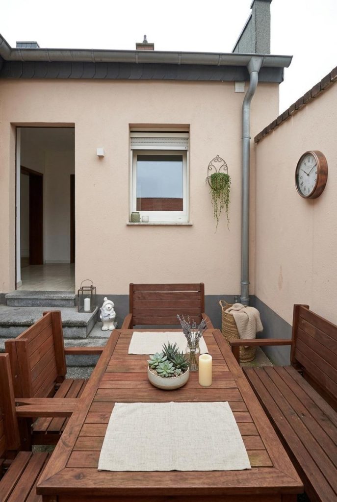 Haus und Terrasse