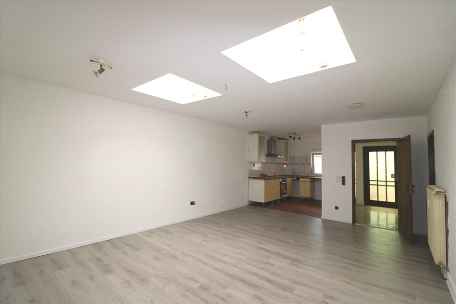++ HAUS IM HAUS - 2 ZIMMER IM EG MIT TERRASSE , nahe Klinikum und FH! - Photo 1